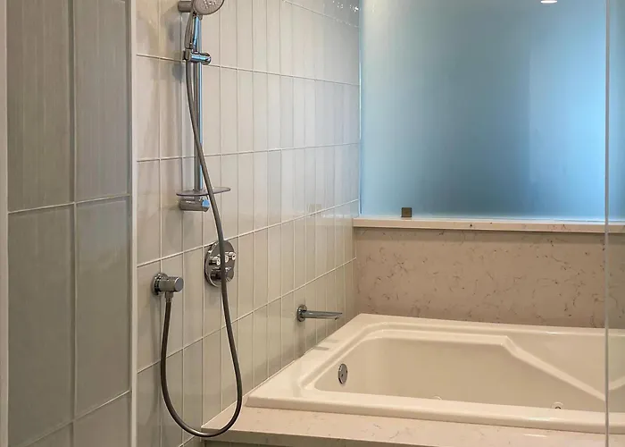 The Volare Near San Clemente Beach, Ascend Hotel Collection
