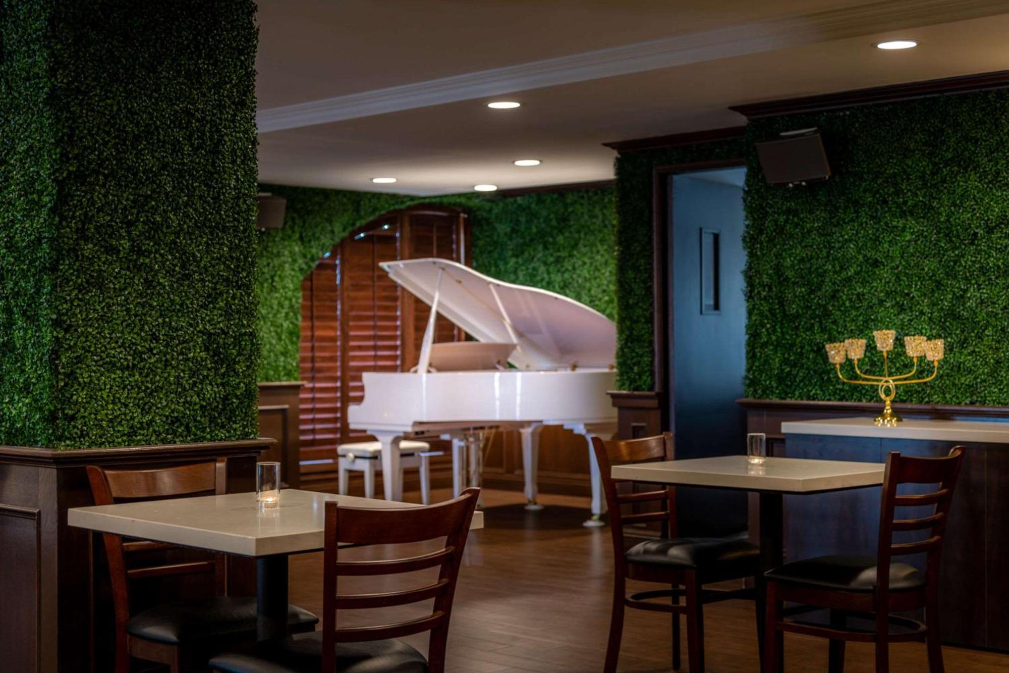 Hotel The Volare Near San Clemente Beach, Ascend Hotel Collection