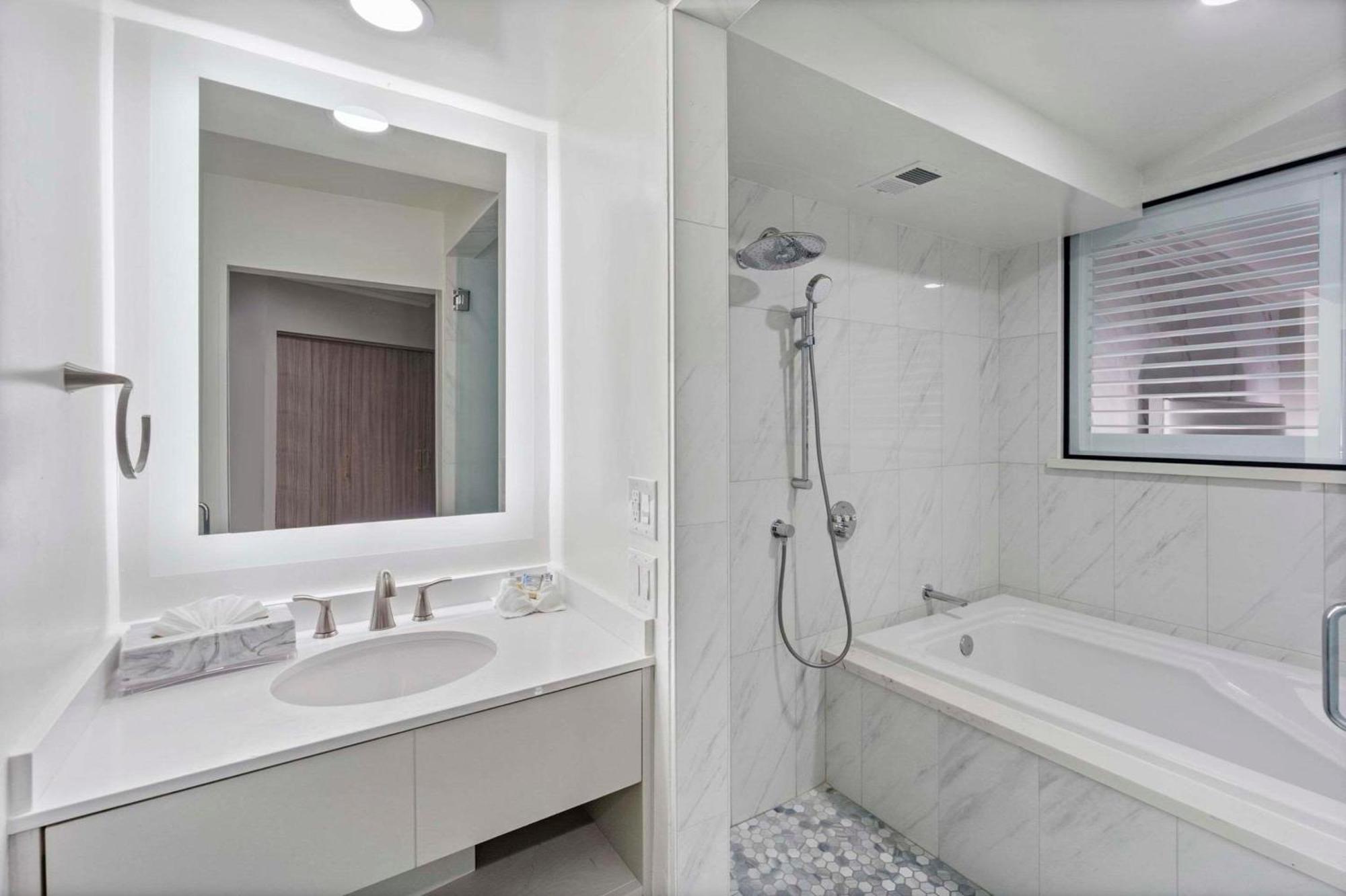 The Volare, Ascend Collection Hotel 3*