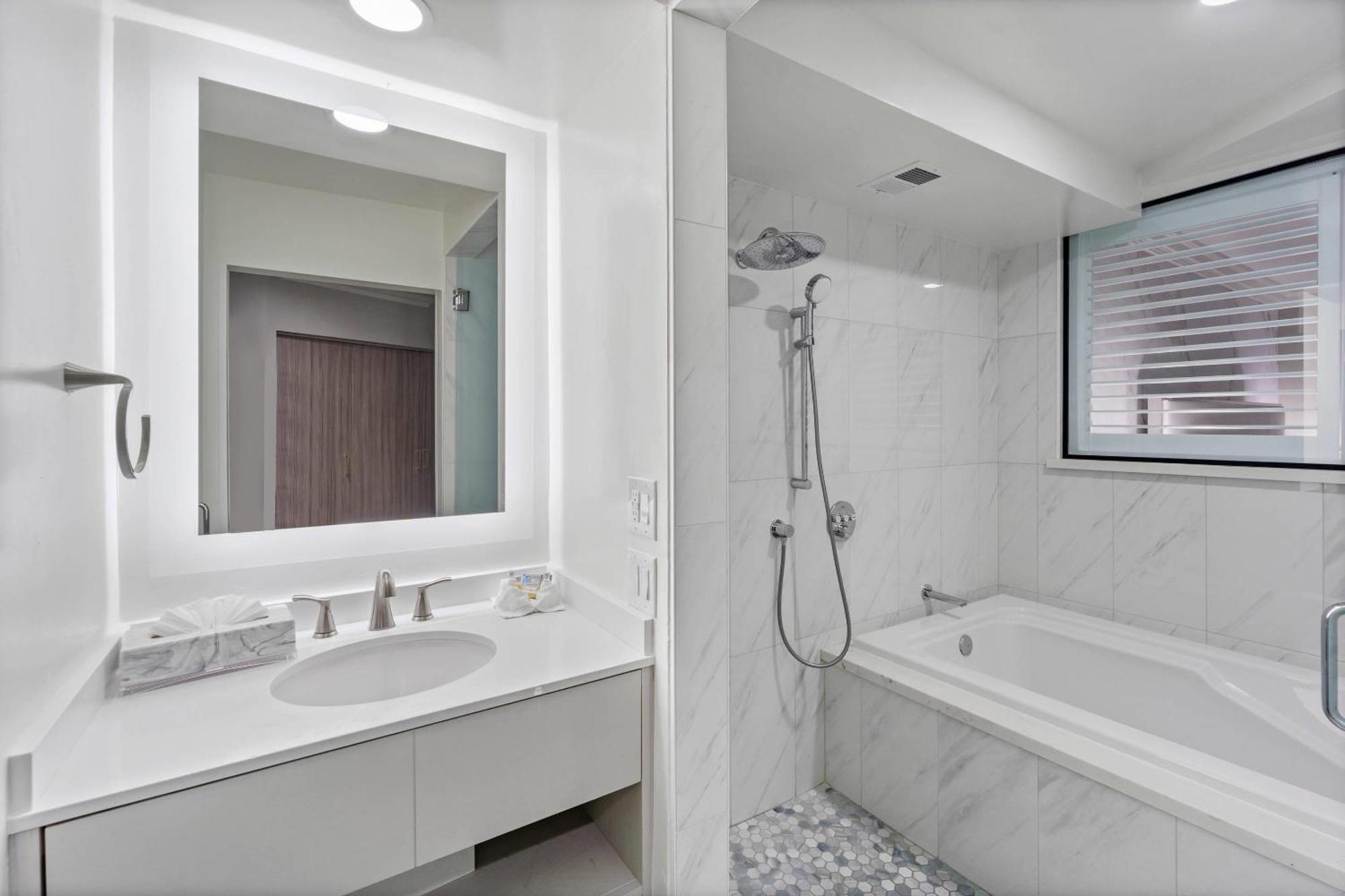 The Volare Near San Clemente Beach, Ascend Hotel Collection