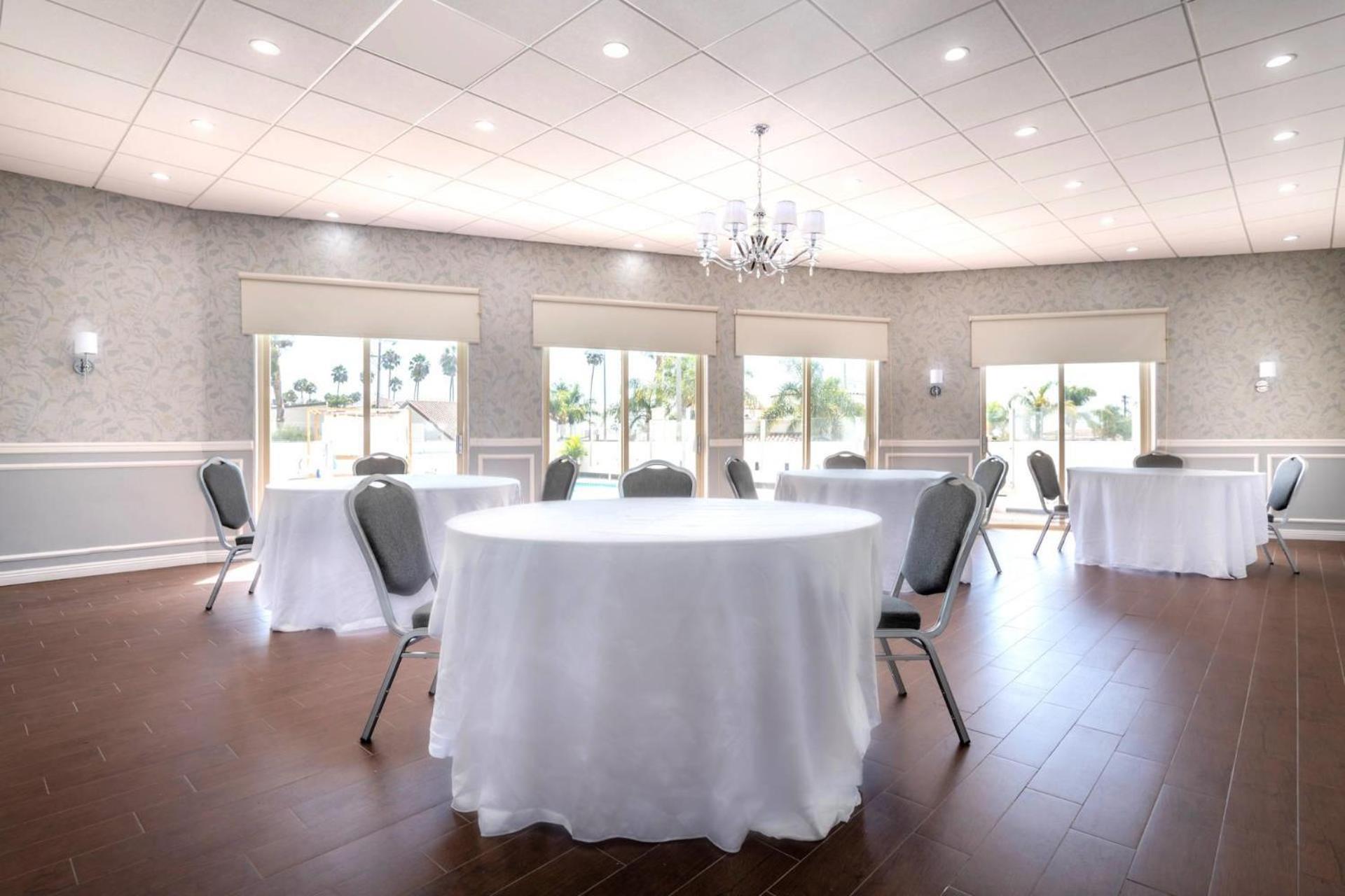 The Volare Near San Clemente Beach, Ascend Hotel Collection Hotel 3*